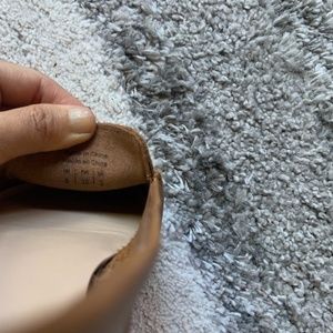 Aldo Flats Size 5 in Tan Color